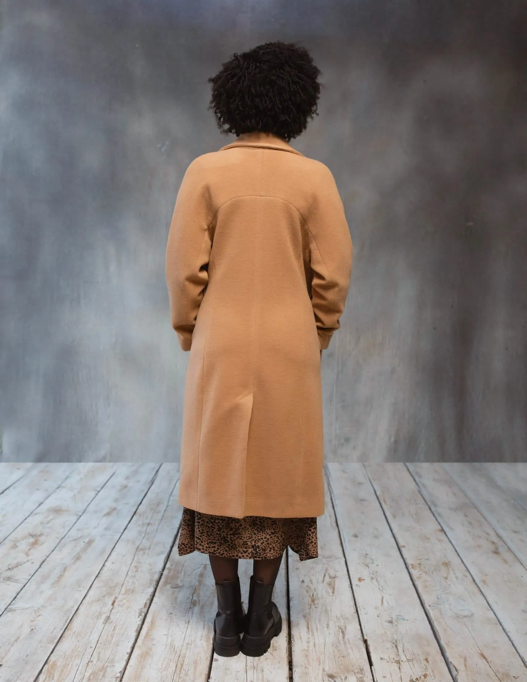 Elegant Camel Wool Overcoat for Ultimate Comfort and Fashion